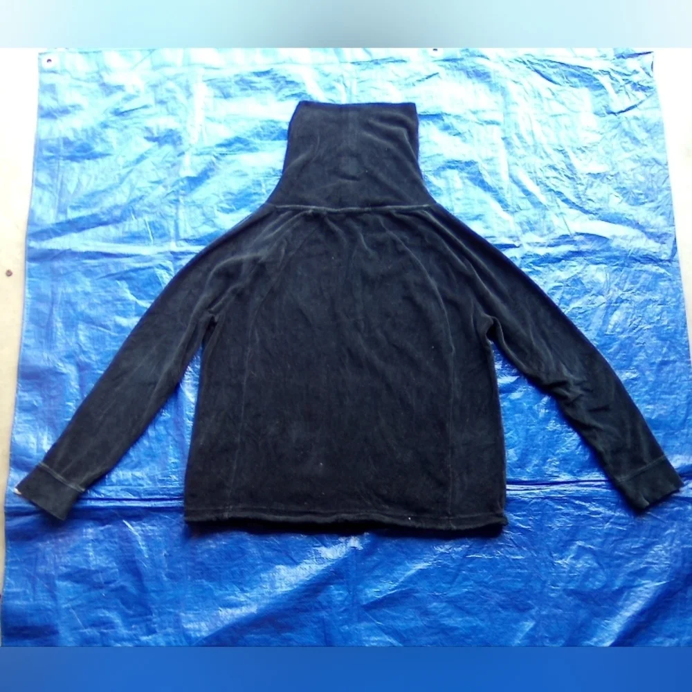 Athleta Black Pullover